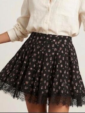 Floral skirt with side invisible zipper lace detailing grunge
